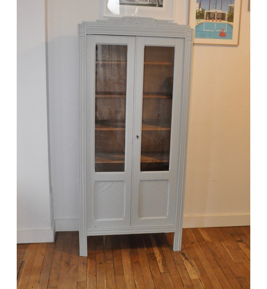 Armoire vitrée parisienne