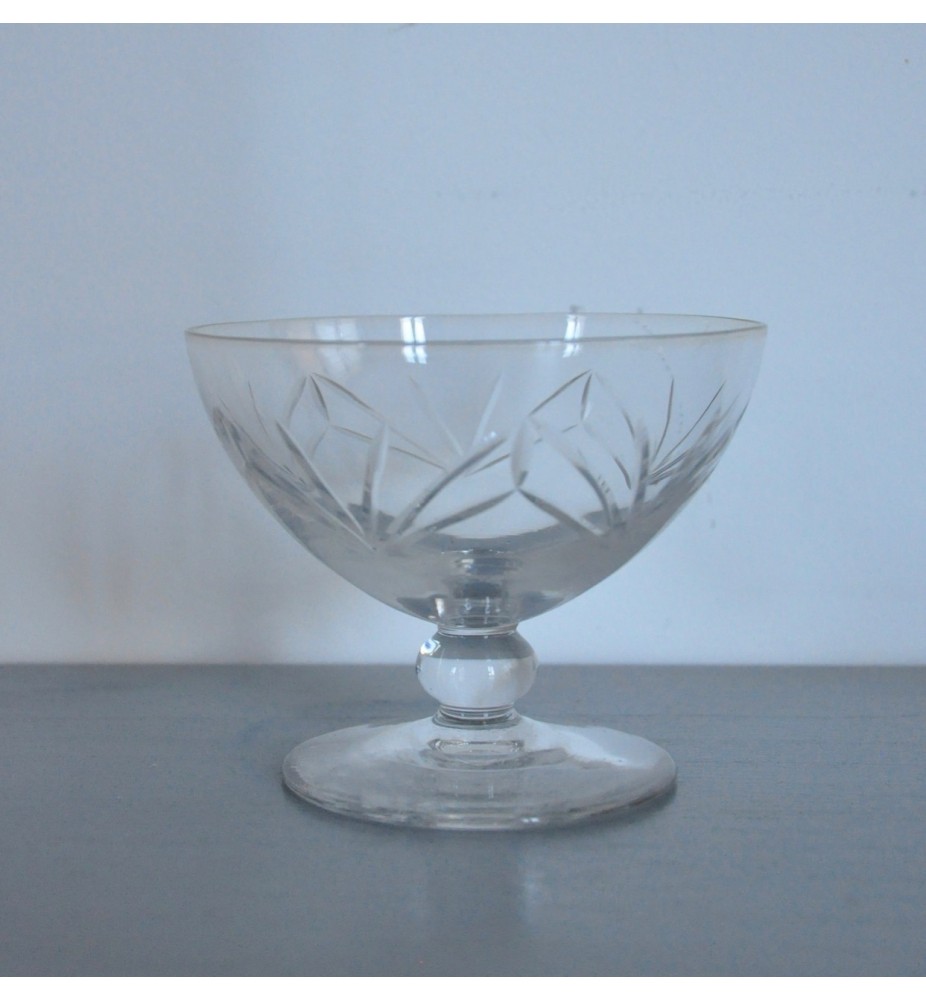 Lot Vintage 8 Coupes à Champagne Basses + Carafe En Verre Transparent