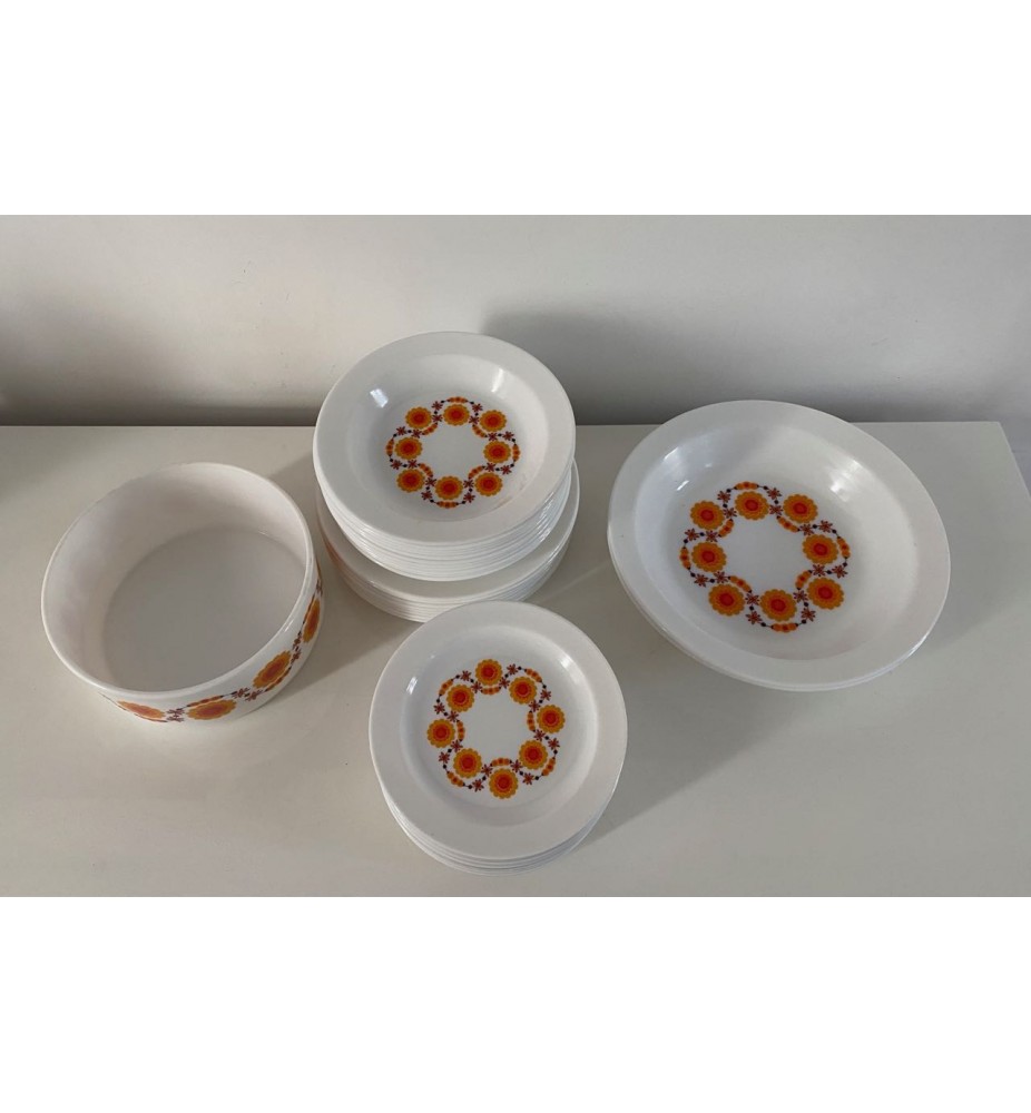 Grand Plat De Service Ovale Arcopal Vintage – Motifs Roses Rouges – Made In France